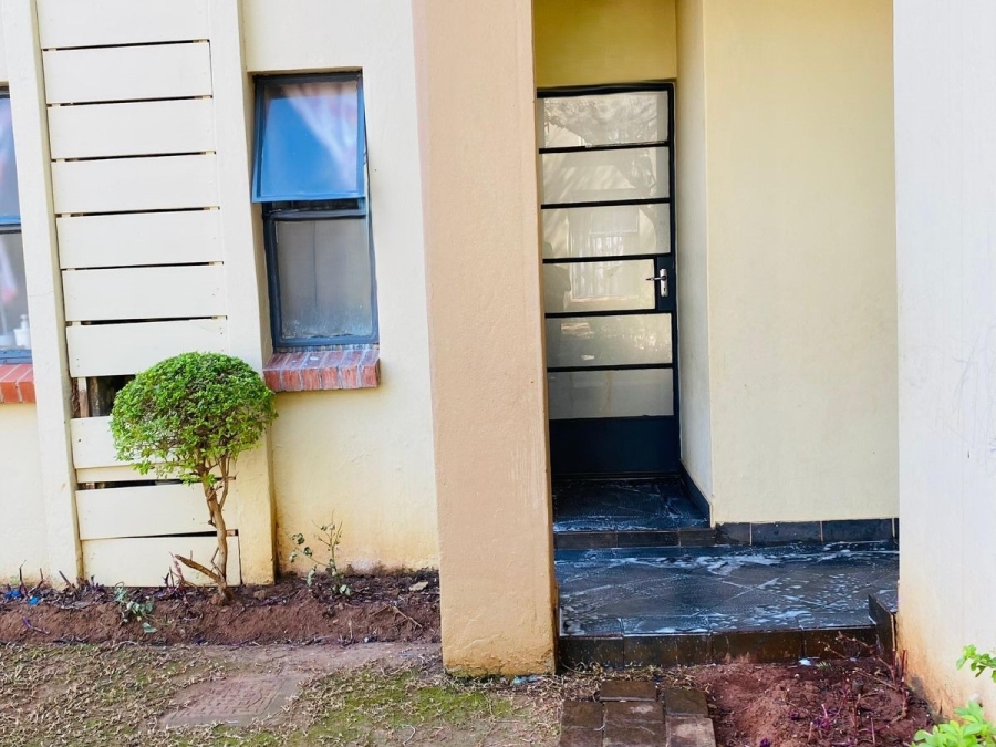 3 Bedroom Property for Sale in Geelhoutpark North West